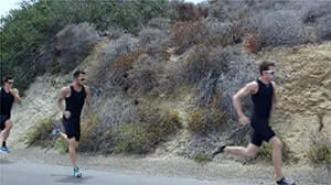 限界に挑む男たち　トライアスロン最後の種目ラン