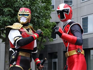 伝説の忍者として夢の共演を果たしたニンニンジャー